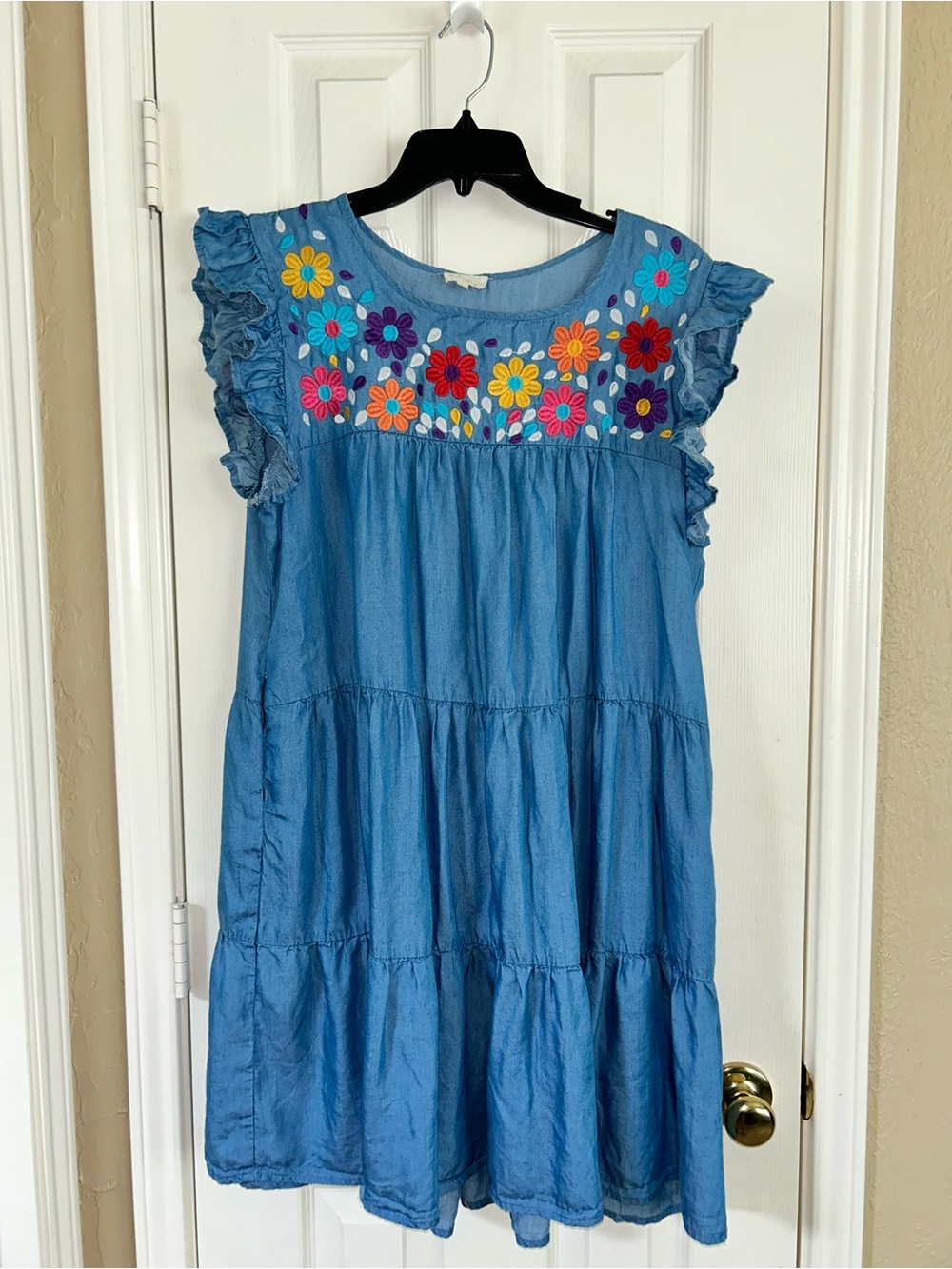 NWOT Layerz Blue Tiered Dress with Colorful Floral Embroidery Ladies Size Large